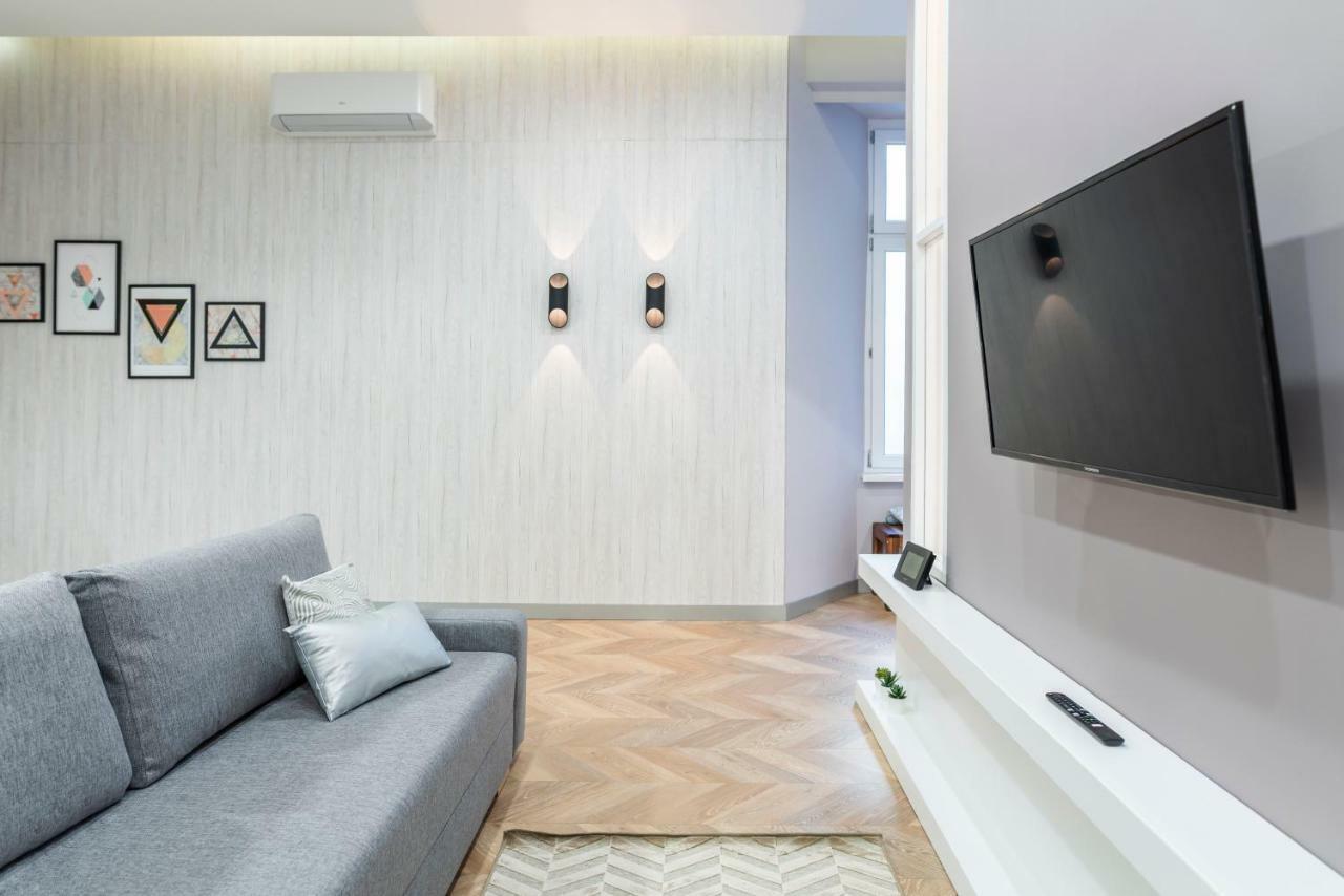 Modern 2 Bedroom Apartment With Free Airport Transfer Budapest Exterior foto