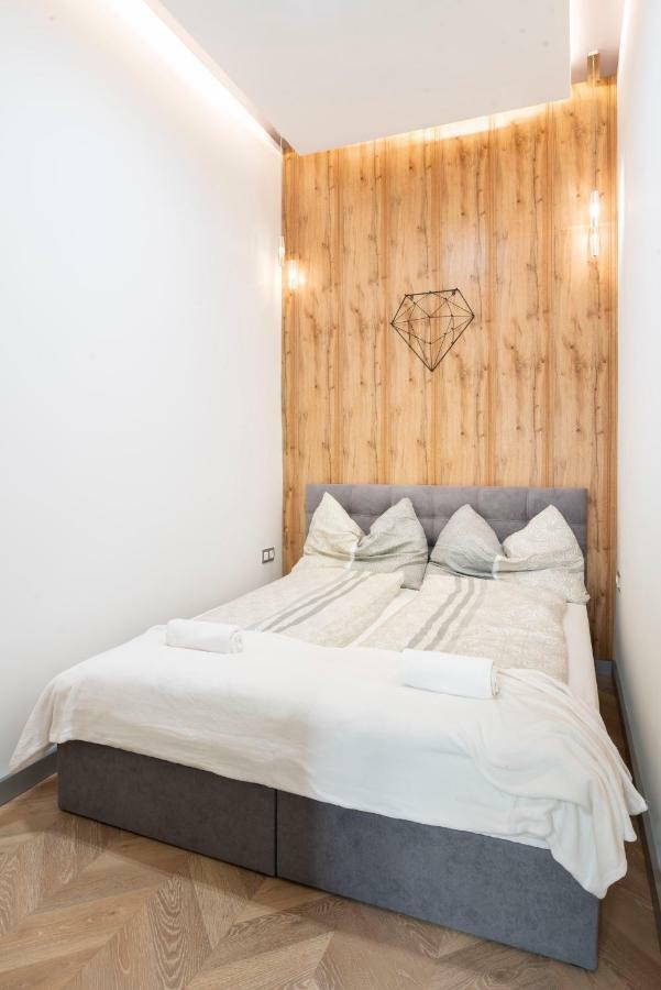 Modern 2 Bedroom Apartment With Free Airport Transfer Budapest Exterior foto